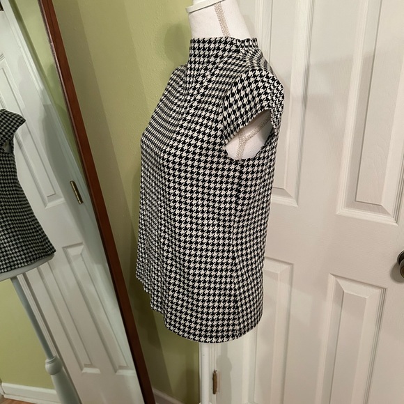 Ann Taylor Houndstooth Top - Picture 5 of 7